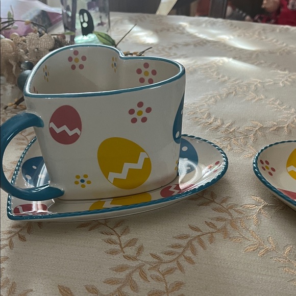 Easter 2for1 Temp-Tations Heart-Shaped mugs w/matching plates excellent - Picture 8 of 8
